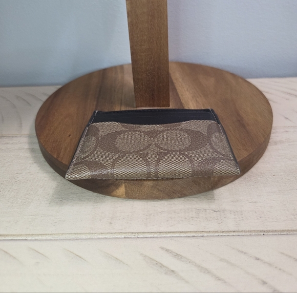 Coach Slim ID Card case/Cardholder EUC - Picture 5 of 6